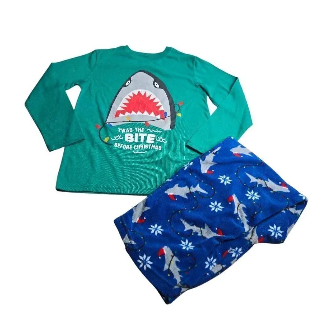 Cat & Jack Christmas Shark Pajamas S6/7